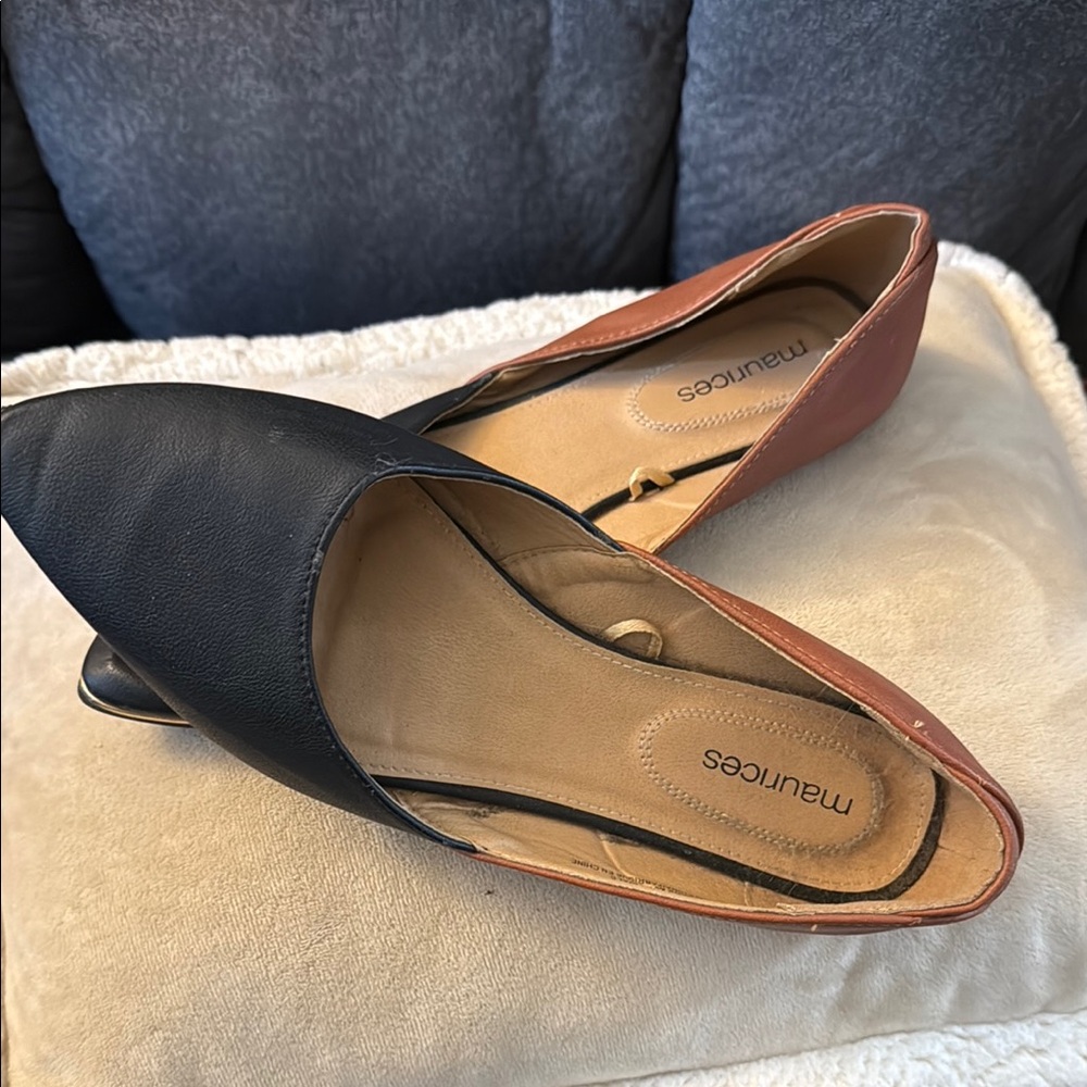 Mauve Women's Black and Brown Flats